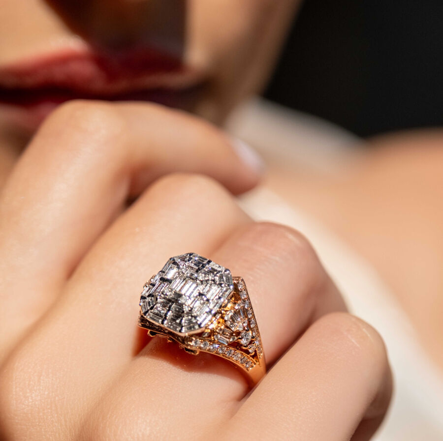 1,86 Carat Diamond Baguette Ring