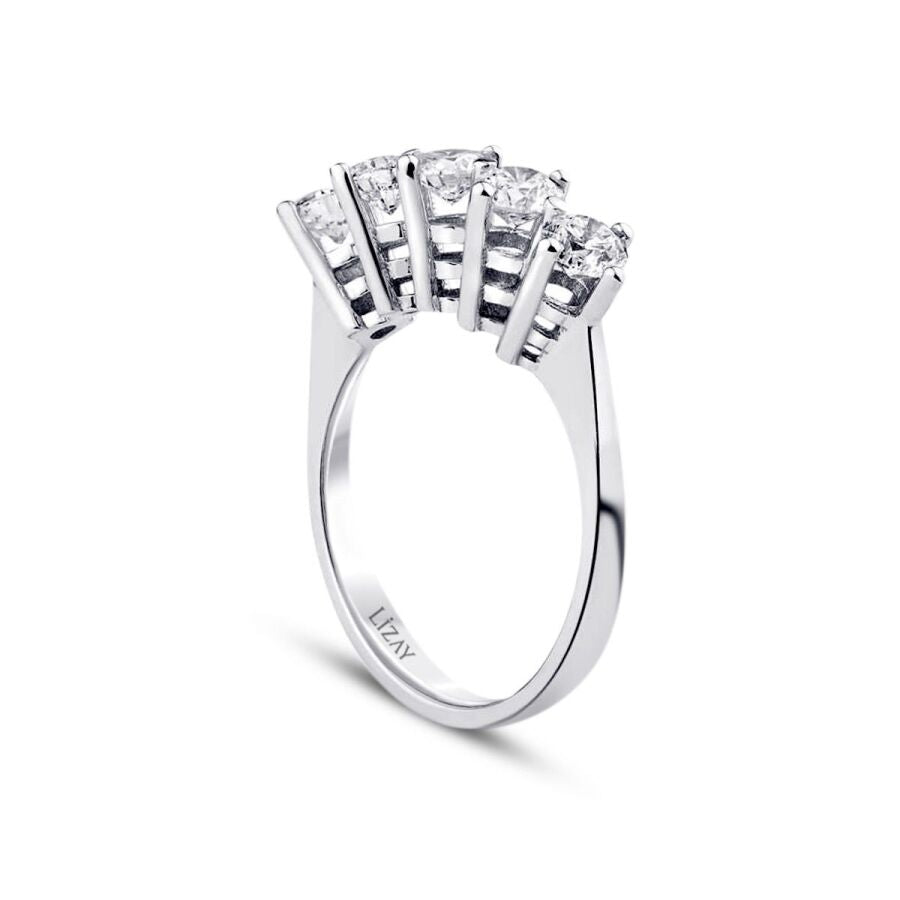 1,50 Carat Diamond Five-Stone Ring