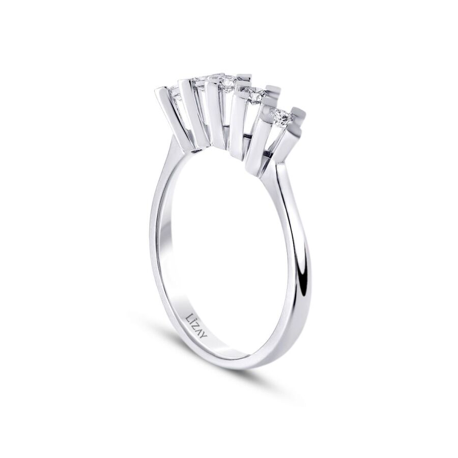 0,40 Carat Diamond Five-Stone Ring
