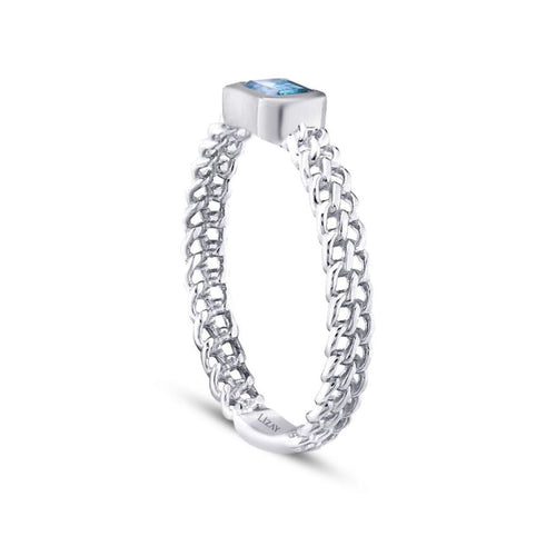 0,37 Carat Blue Topaz Emerald Cut Ring