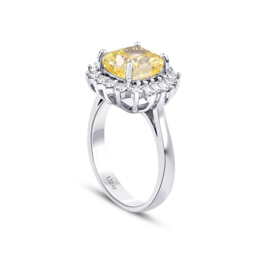 6,53 Carat Diamond Fancy Ring