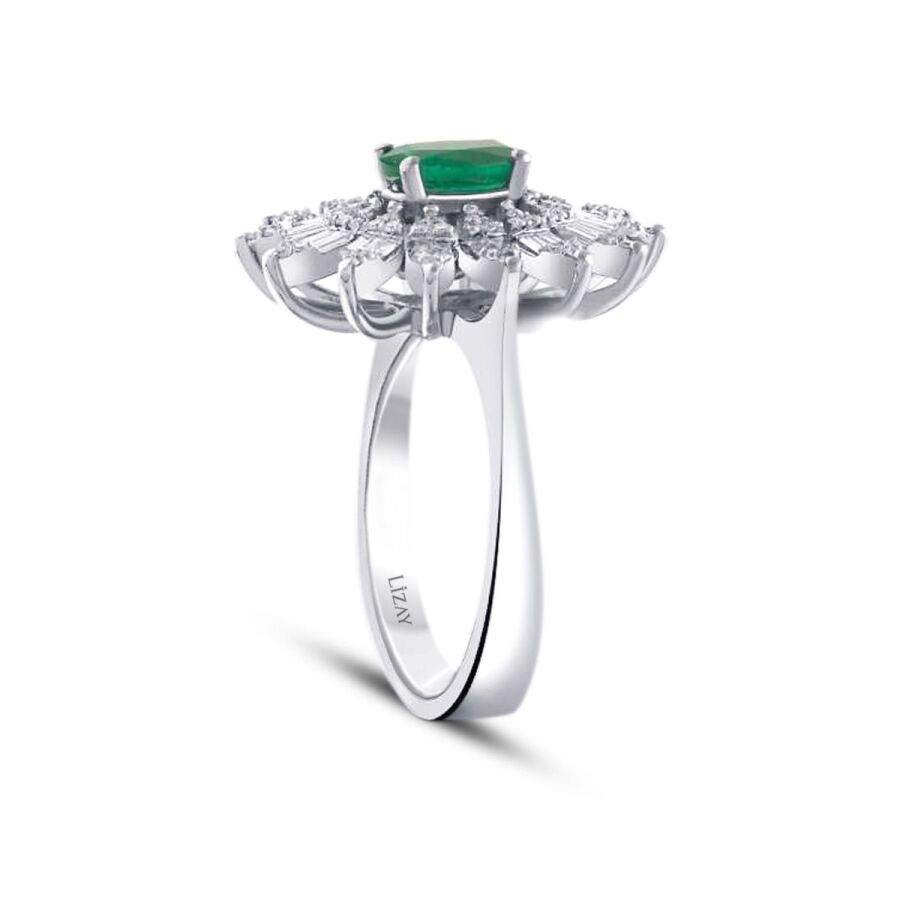 1,25 Carat Diamond Emerald Ring