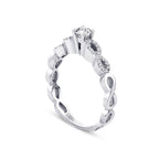 0,43 Carat Diamond Solitaire Engagement Infinity Ring
