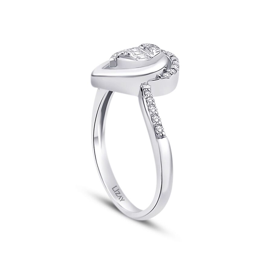 0,19 Carat Diamond Pear Baguette Ring