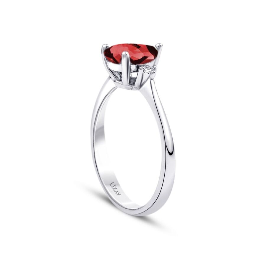 1,40 Carat Diamond Pear Ruby Ring