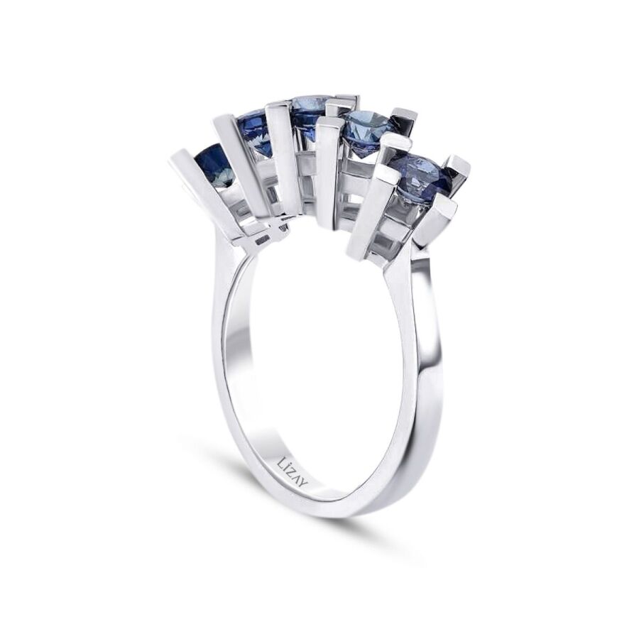 2,71 Carat Five-Stone Sapphire Ring