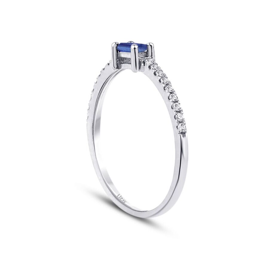 0,22 Carat Diamond Sapphire Emerald Cut Ring