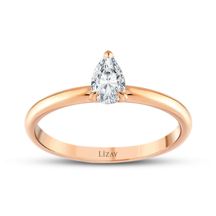 0,30 Carat Diamond Pear Solitaire Engagement Ring