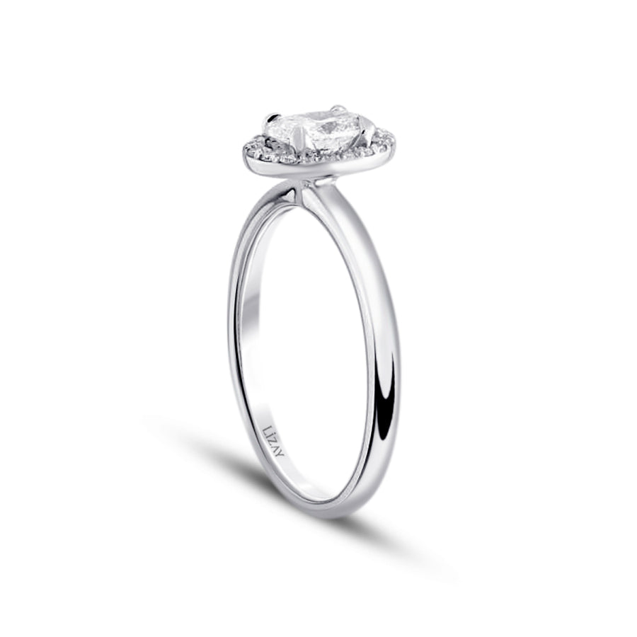 0,25 Carat Diamond Oval Solitaire Engagement Ring
