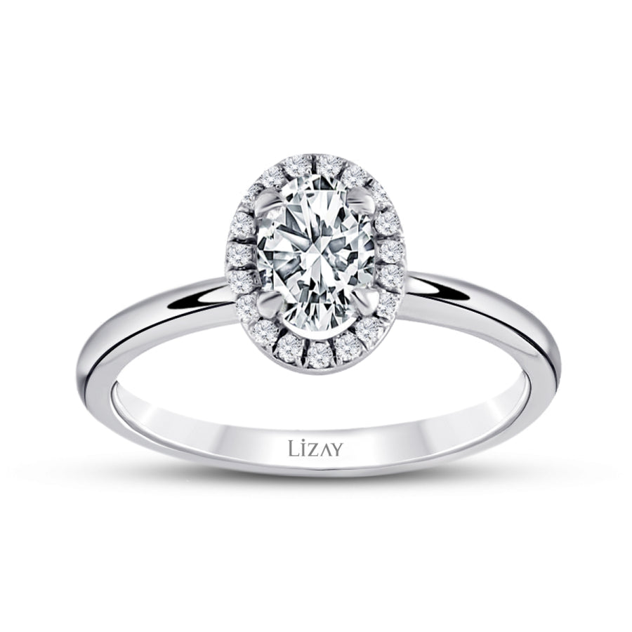 0,25 Carat Diamond Oval Solitaire Engagement Ring