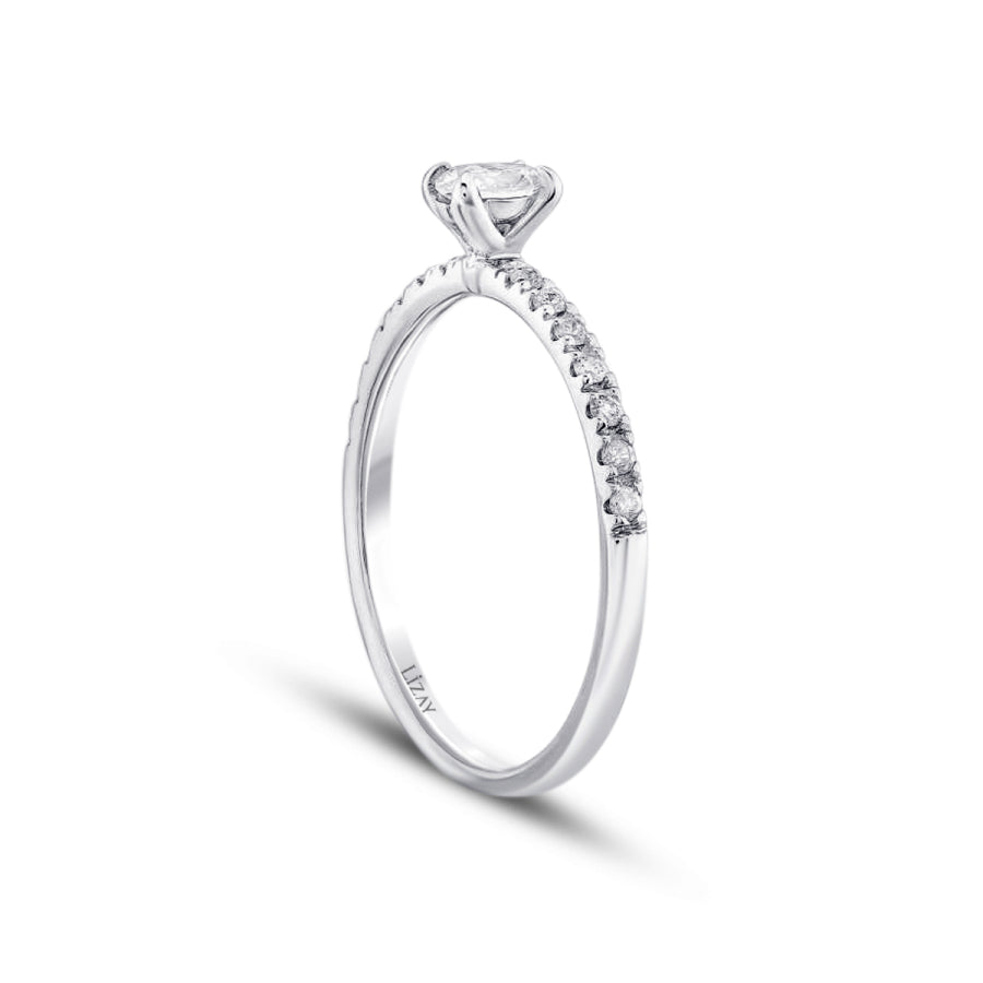 0,31 Carat Diamond Oval Solitaire Engagement Ring