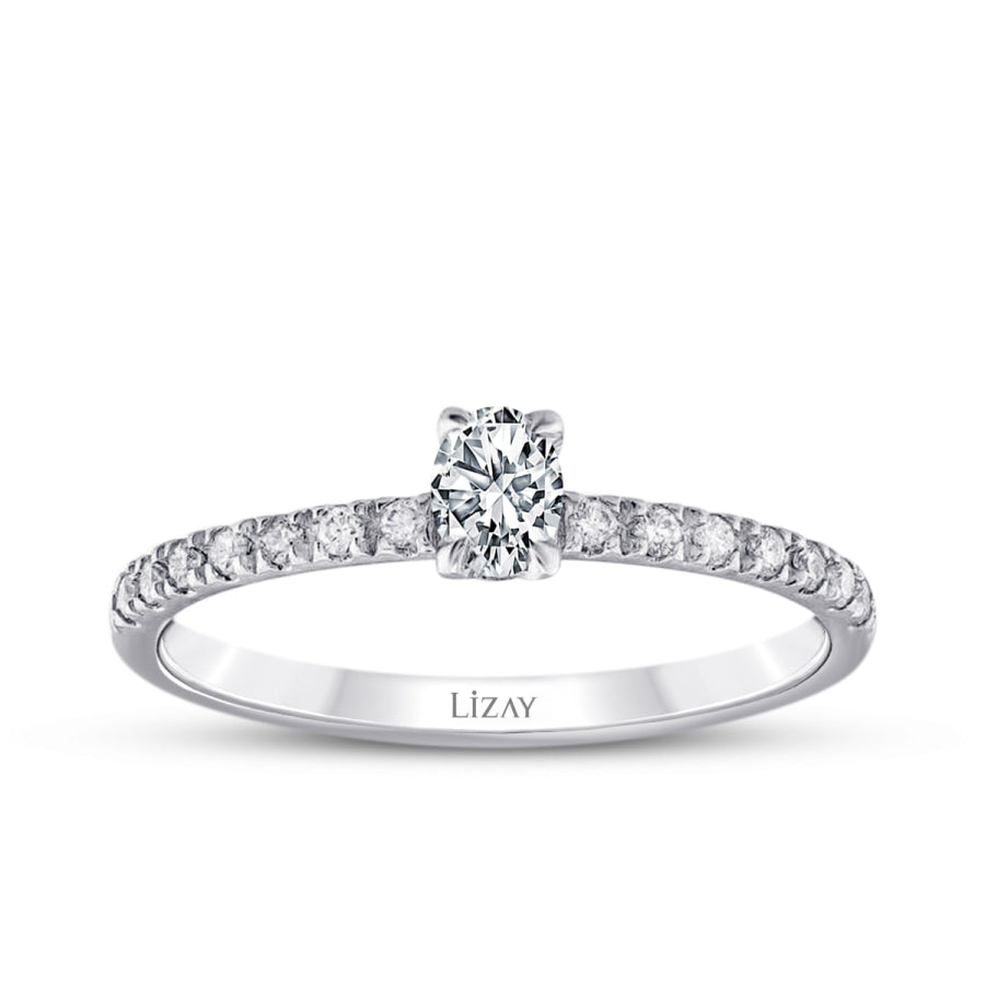 0,31 Carat Diamond Oval Solitaire Engagement Ring