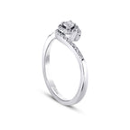 0,29 Carat Diamond Round Solitaire Trend Engagement Ring