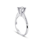 0,61 Carat Diamond Round Solitaire Engagement Ring