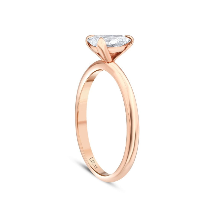 0,30 Carat Diamond Pear Solitaire Engagement Ring