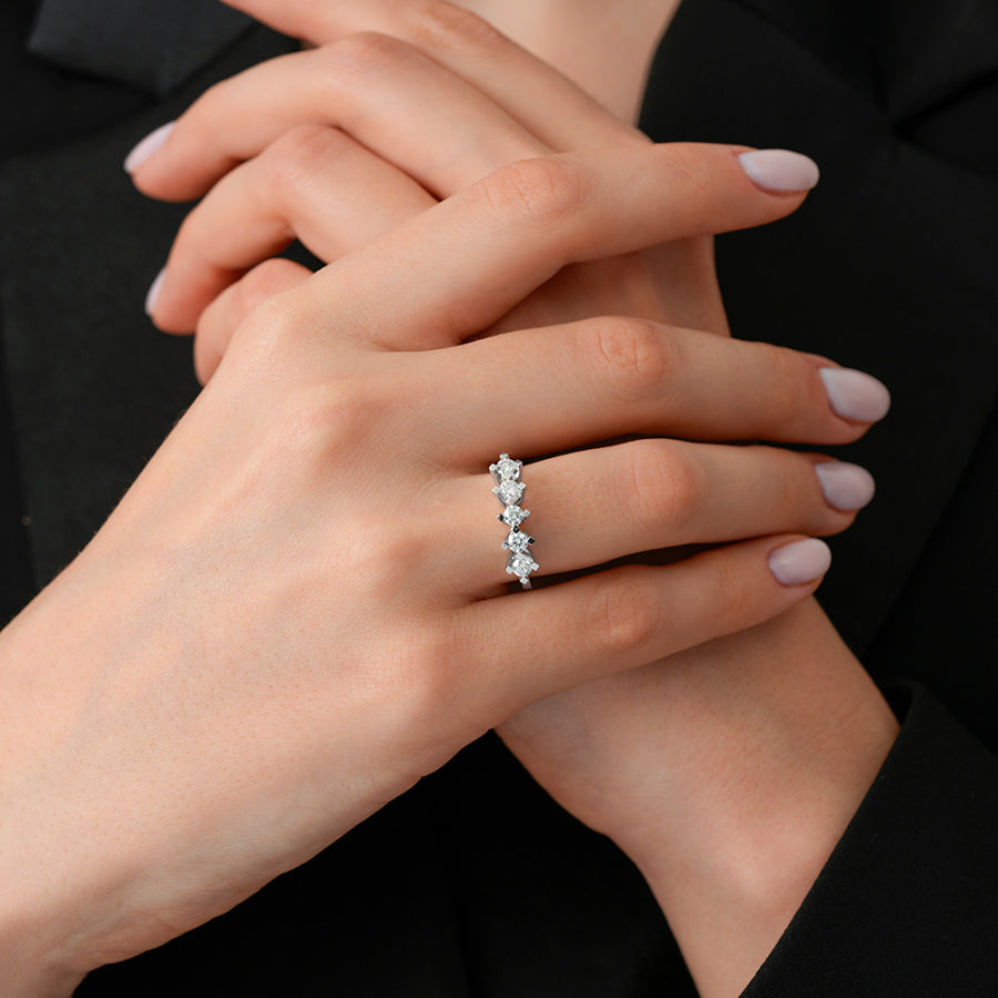 0,50 Carat Diamond Five-Stone Ring