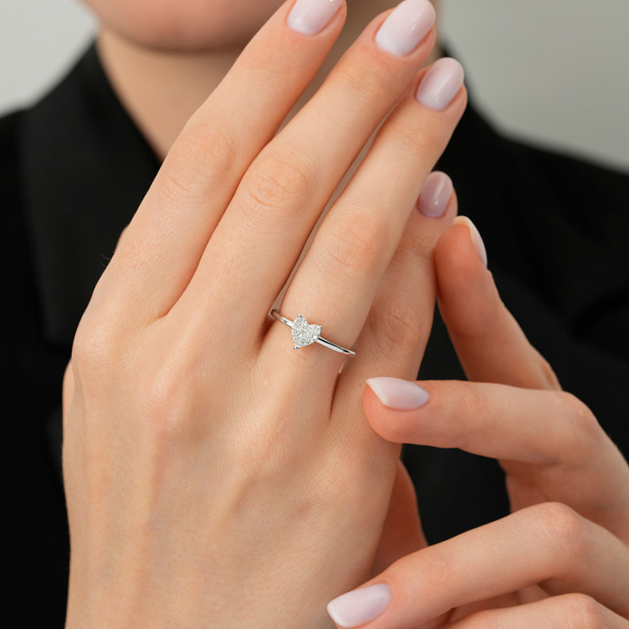 0,09 Carat Diamond White Gold Heart Ring