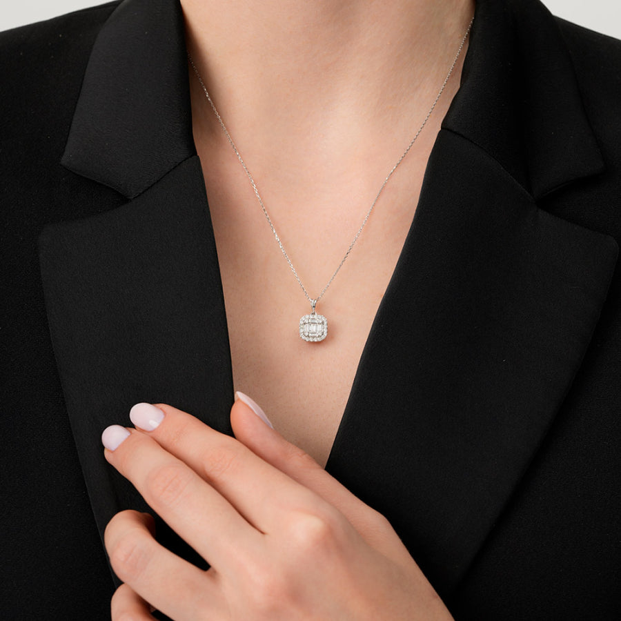 0,51 Carat Diamond Baguette Necklace