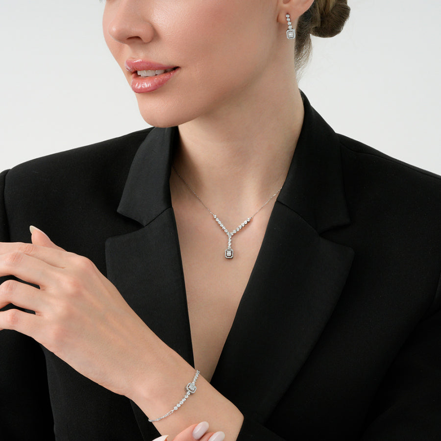 0,19 Carat Diamond Baguette Neckband