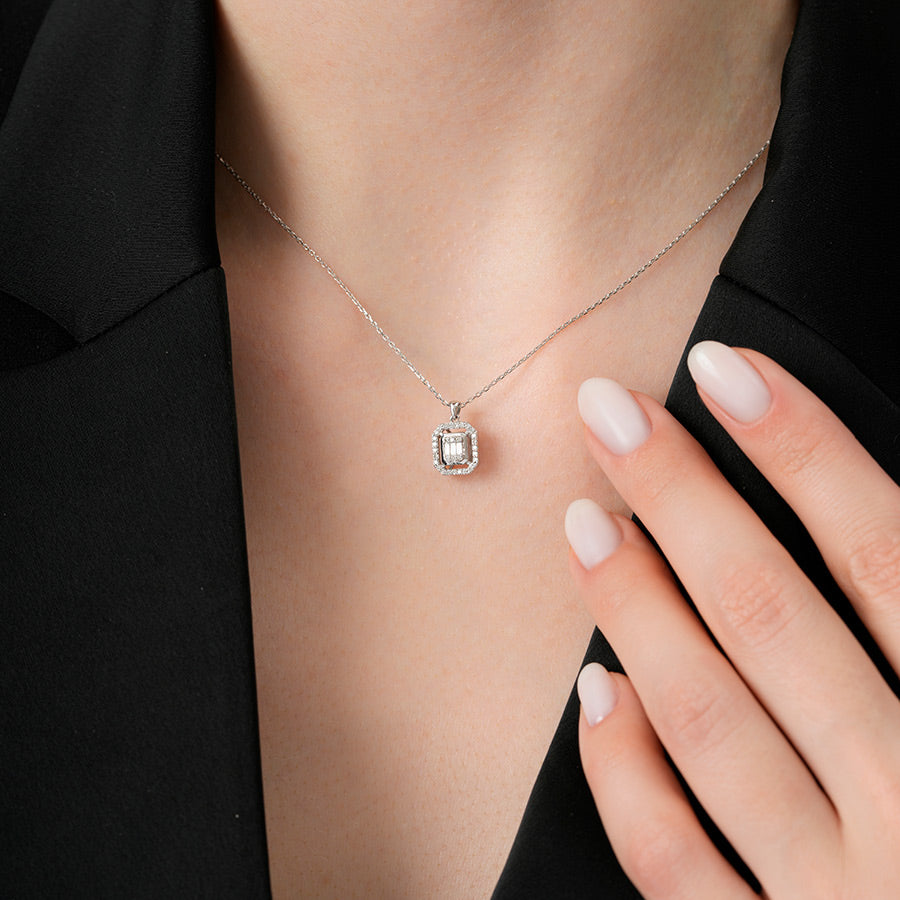 0,14 Carat Diamond Baguette Necklace