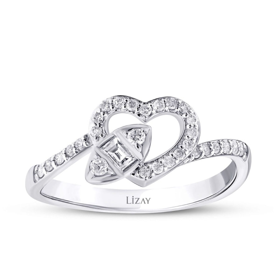 0,26 Carat Diamond Baguette Heart Ring