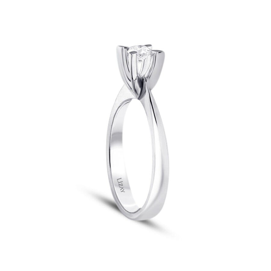 0,15 Carat Diamond Round Solitaire Engagement Ring