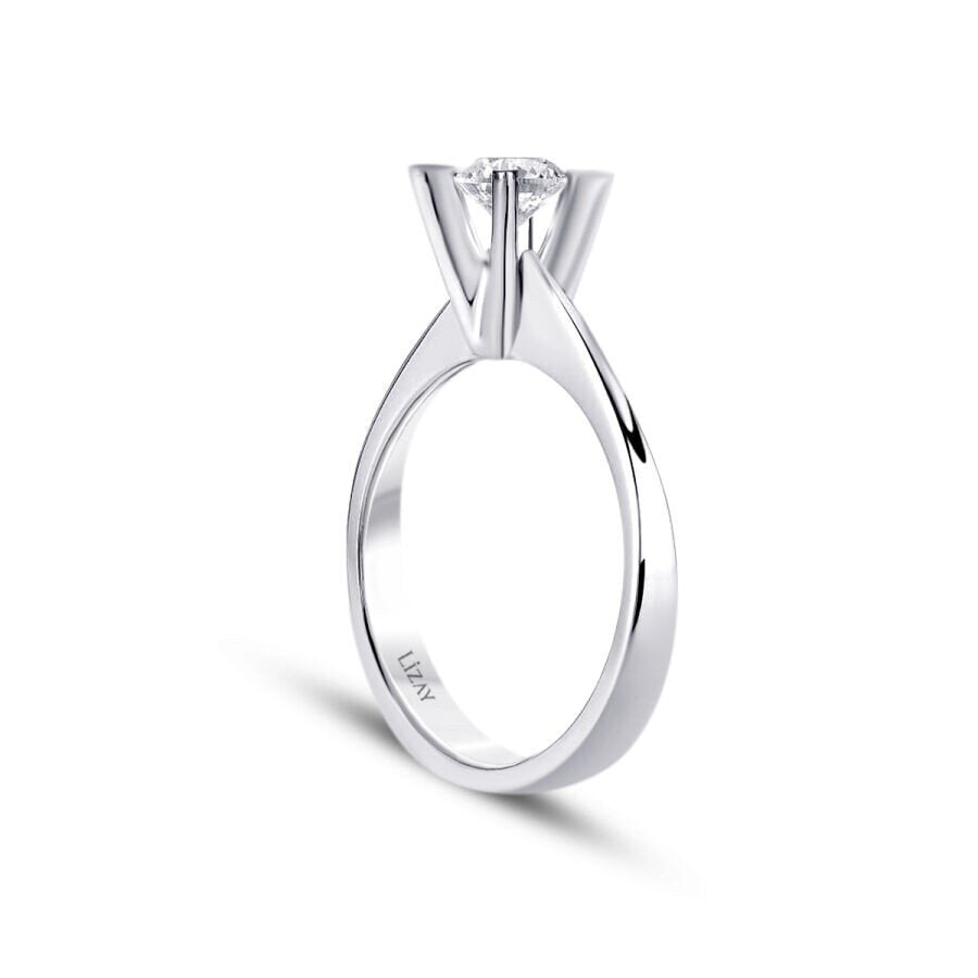0,15 Carat Diamond Round Solitaire Engagement Ring
