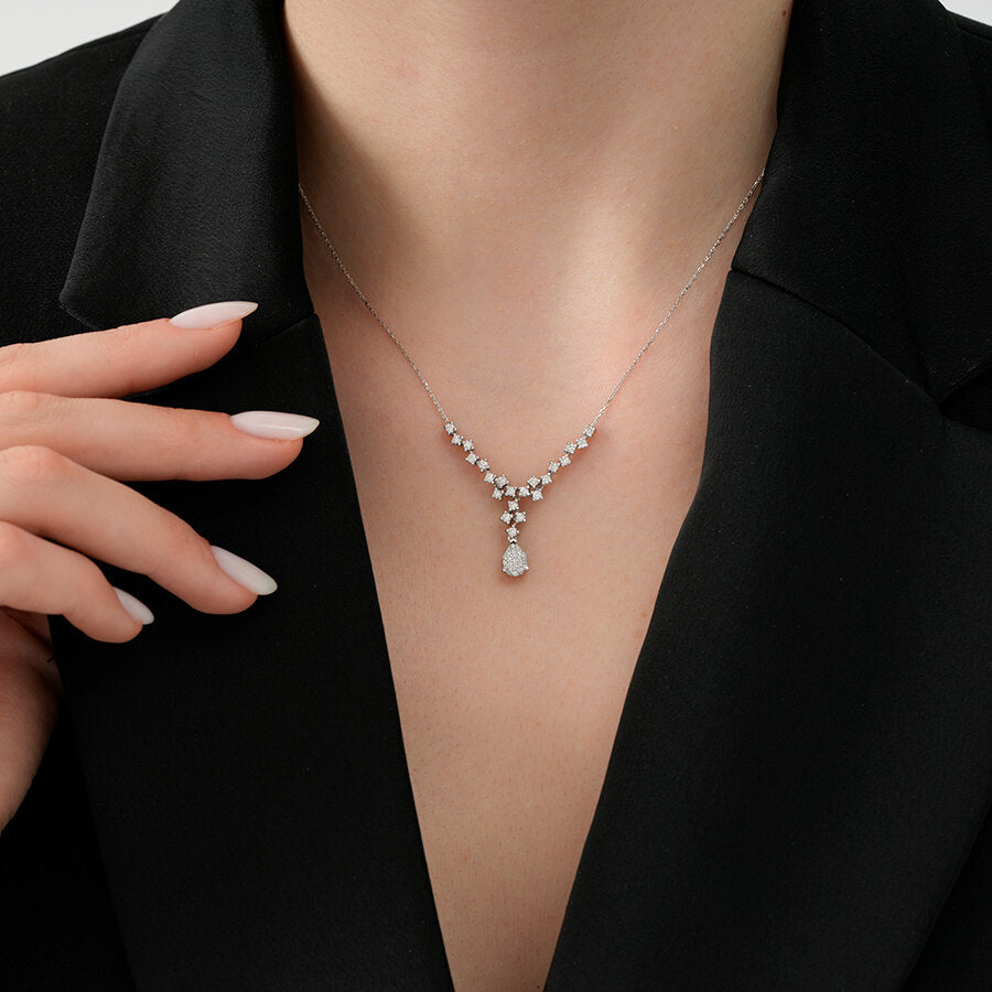 0,54 Carat Diamond Pear Trend Necklace
