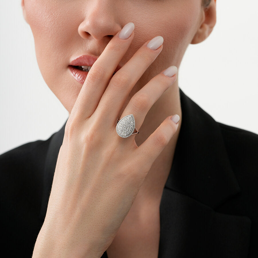 1,30 Carat Diamond Trend Pear Ring