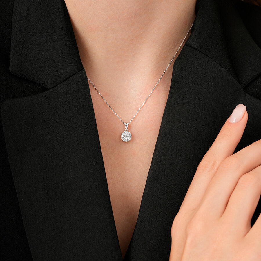 0,21 Carat Diamond Round Baguette Necklace