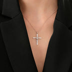 0,16 Carat Diamond Cross Necklace