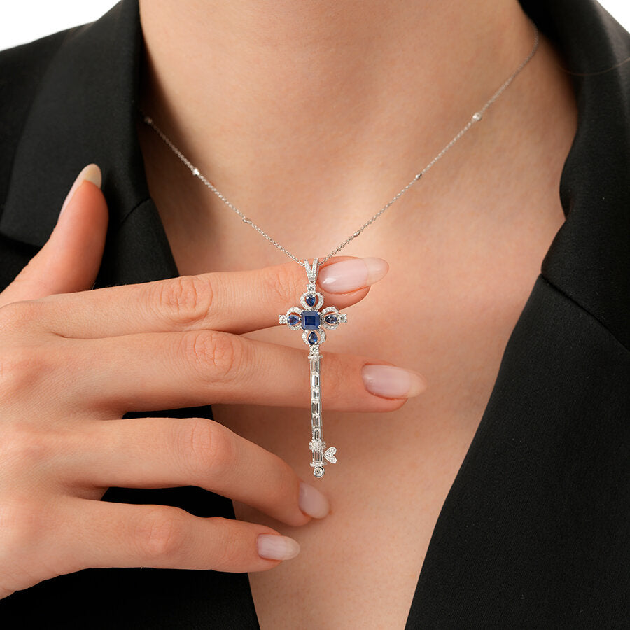 2,53 Carat Diamond Sapphire Key Necklace