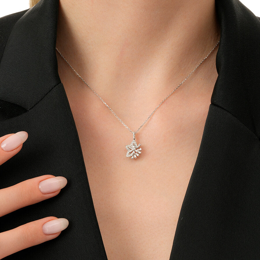 0,23 Carat Diamond Baguette Star Necklace