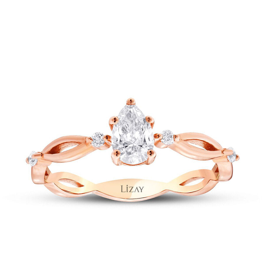 0,44 Carat Diamond Pear Solitaire Engagement Ring