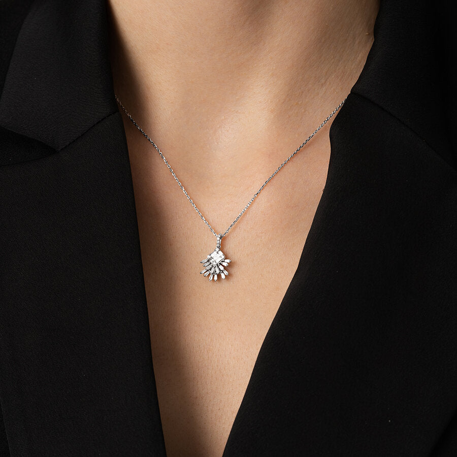 0,33 Carat Diamond Baguette Necklace