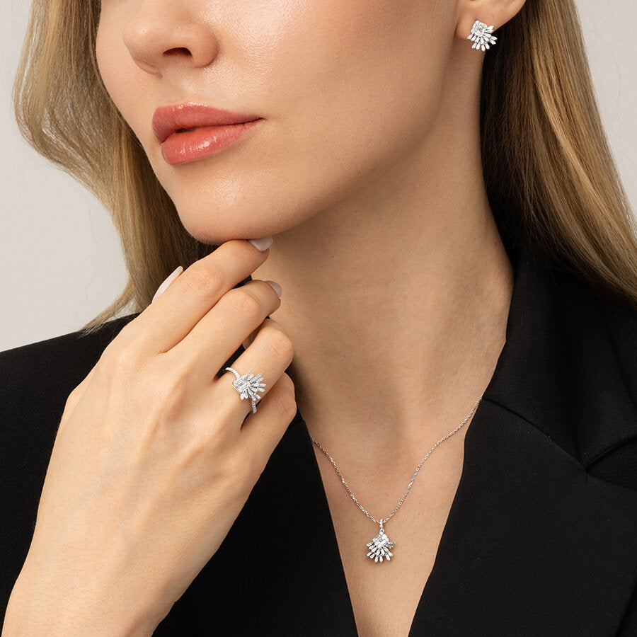 0,33 Carat Diamond Baguette Necklace