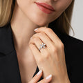0,23 Carat Diamond Baguette Flower Ring