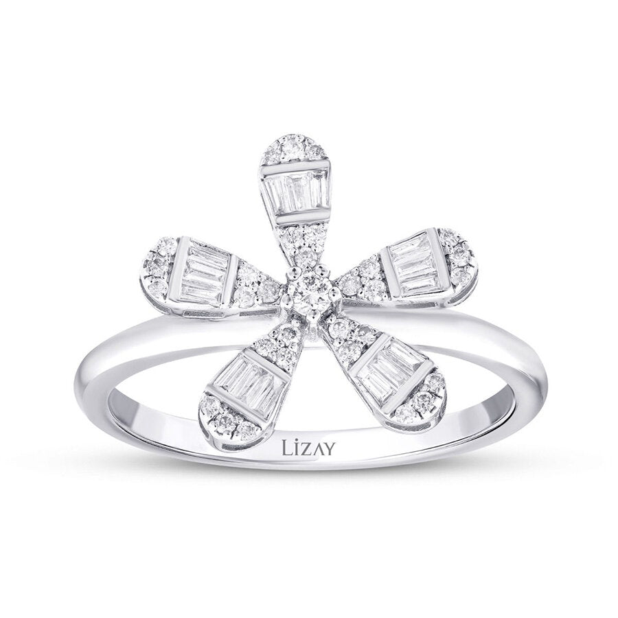 0,23 Carat Diamond Baguette Flower Ring
