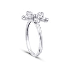 0,23 Carat Diamond Baguette Flower Ring