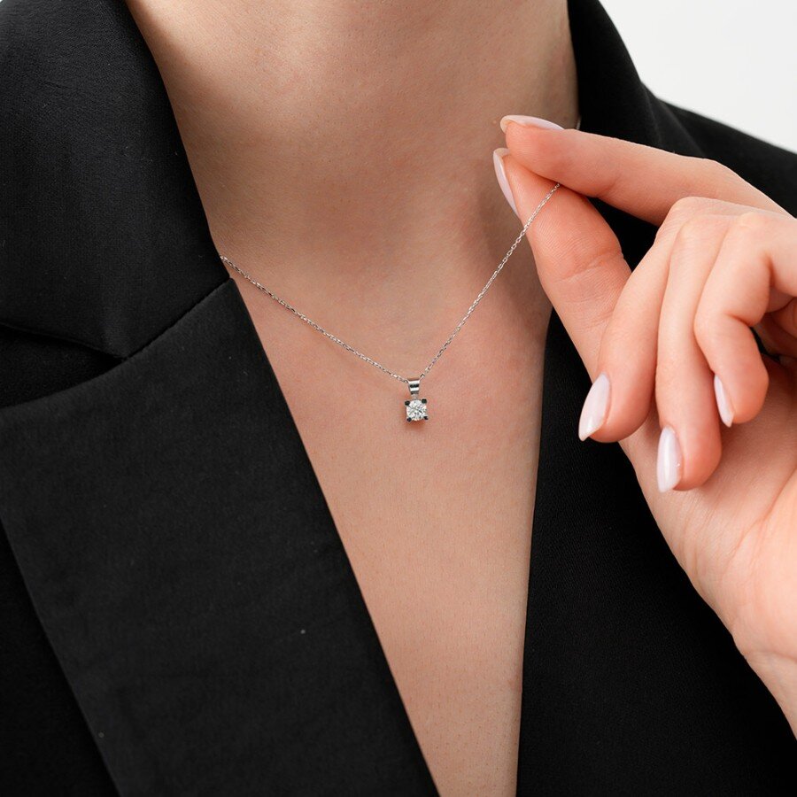 0,70 Carat Diamond Solitaire Necklace
