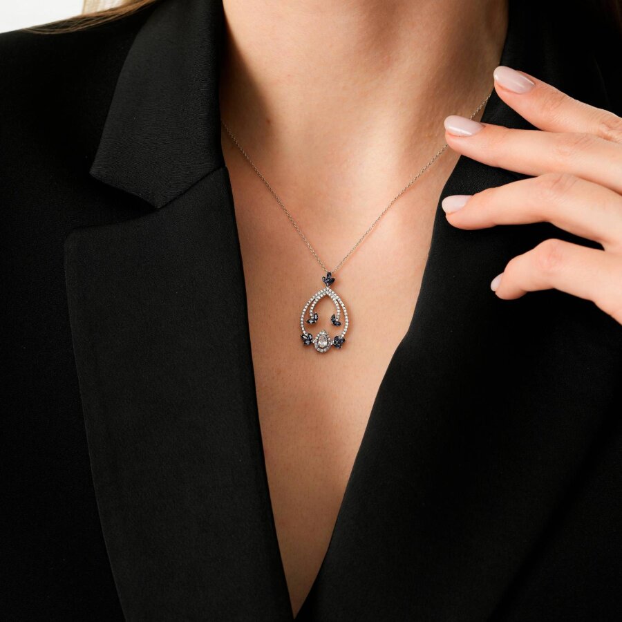 1,04 Carat Diamond Sapphire Necklace