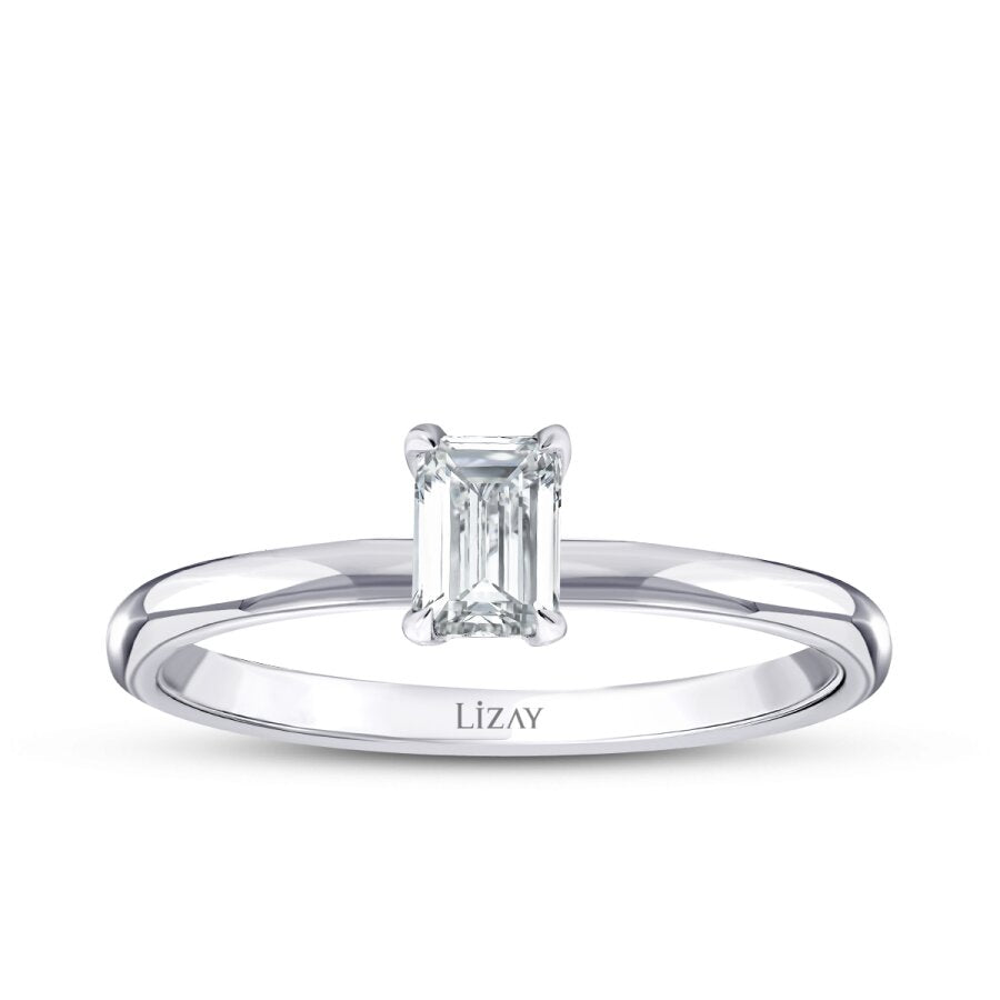 0,30 Carat Diamond Emerald Round Solitaire Engagement Ring