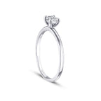 0,20 Carat Diamond Princess Solitaire Engagement Ring