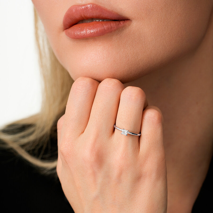 0,20 Carat Diamond Princess Solitaire Engagement Ring