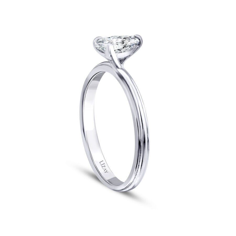 0,60 Carat Diamond Pear Solitaire Engagement Ring