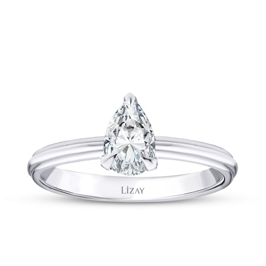 0,60 Carat Diamond Pear Solitaire Engagement Ring