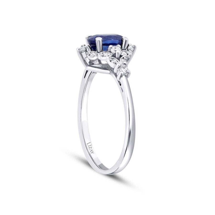 1,25 Carat Diamond Oval Sapphire Ring
