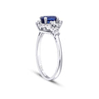 1,25 Carat Diamond Oval Sapphire Ring