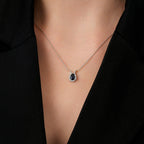 0,97 Carat Diamond Sapphire Pear Necklace