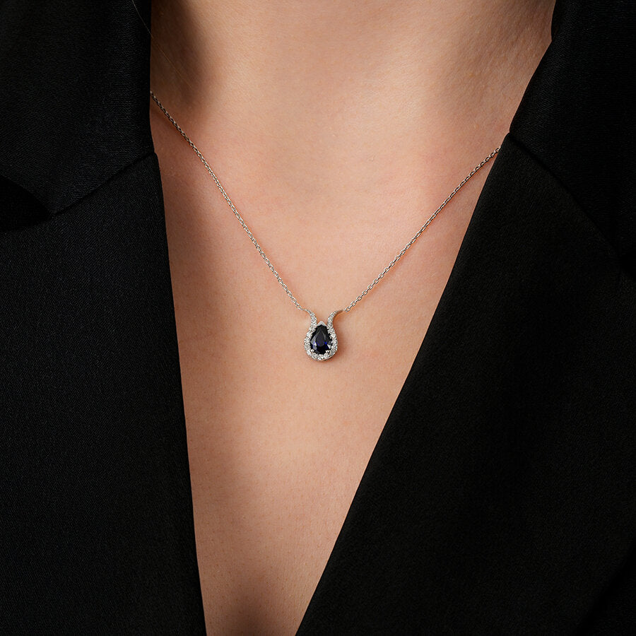 0,97 Carat Diamond Sapphire Pear Necklace